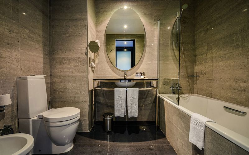Vila Gale Lagos Portugal Bathroom