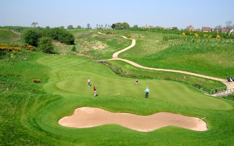 wychwood park golf 6th tee