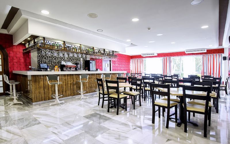 Flatotel International Golf Hotel Bar