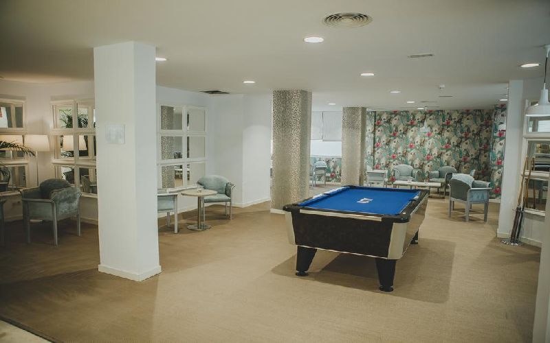 hotel alay golf pool table