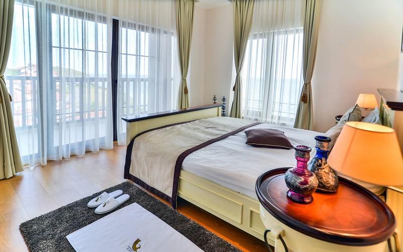 Thracian Cliffs golf resort bedroom