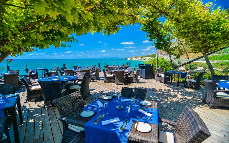 Thracian Cliffs golf resort terrace 2