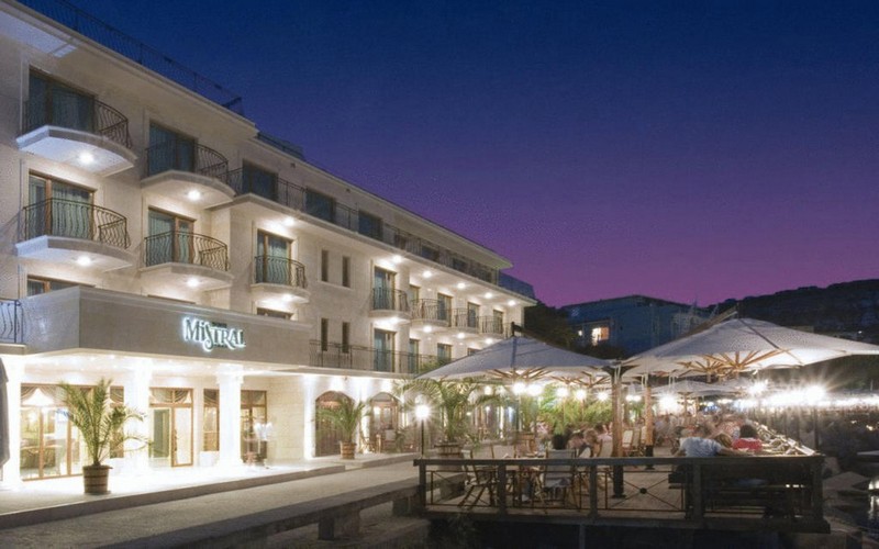hotel mistral golf holidays external night