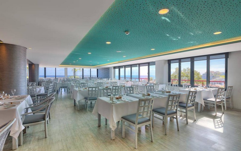 four views monumental hotel restaurant