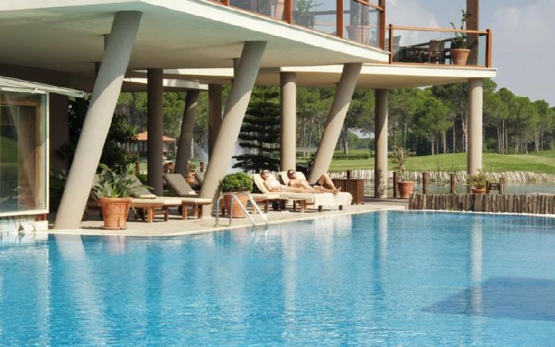 sueno-hotels-golf-outdoor-pool