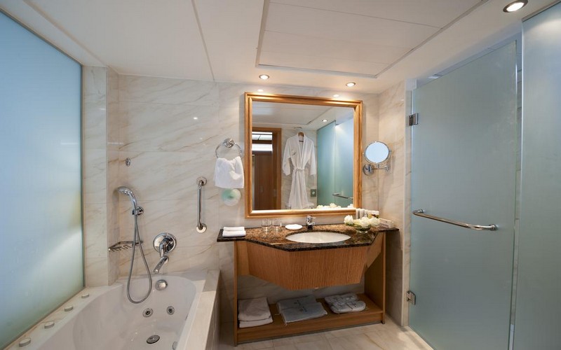 Constantinou Bros Athena Beach bathroom
