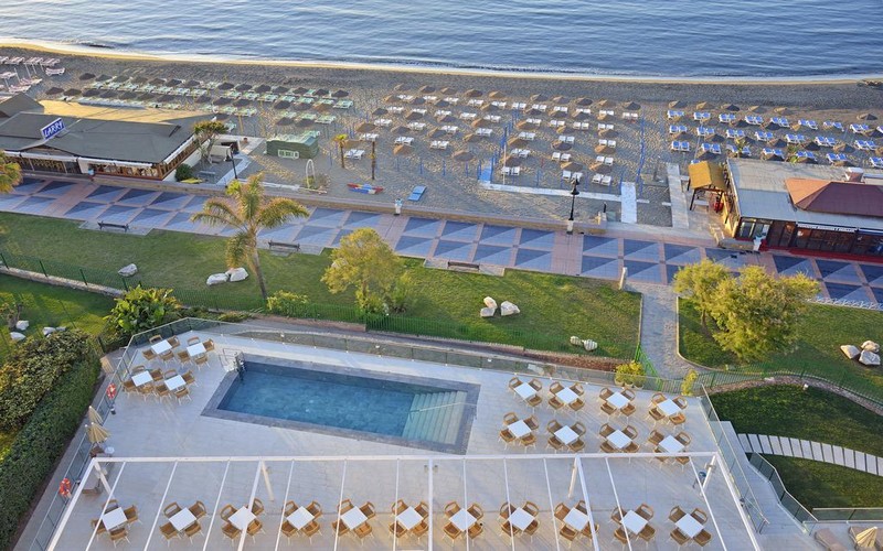 sol house hotel beach