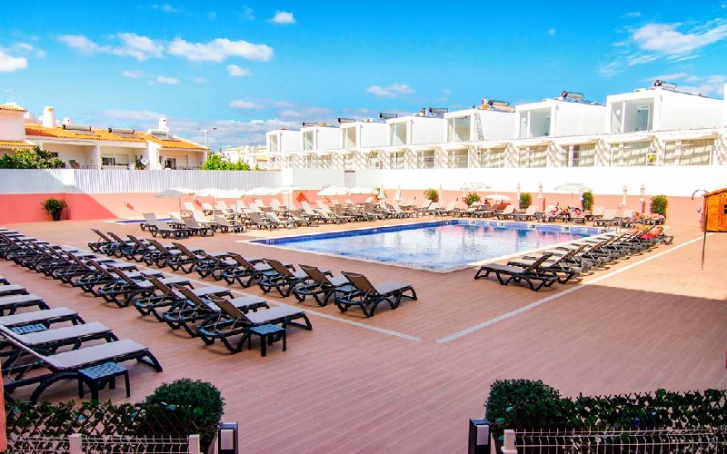 lunada oura pool