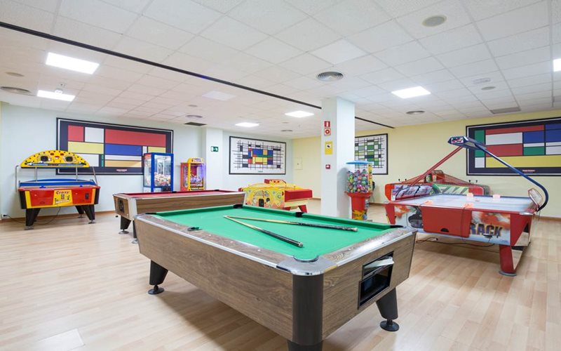 lasiesta hotel games room