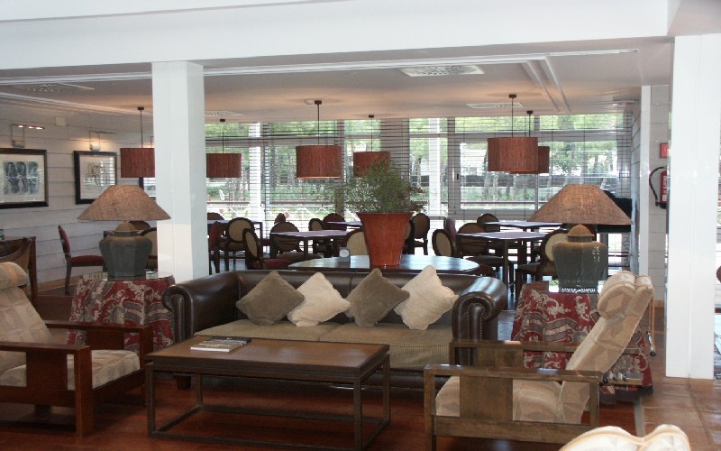 nuevo-portil-hotel-lounge