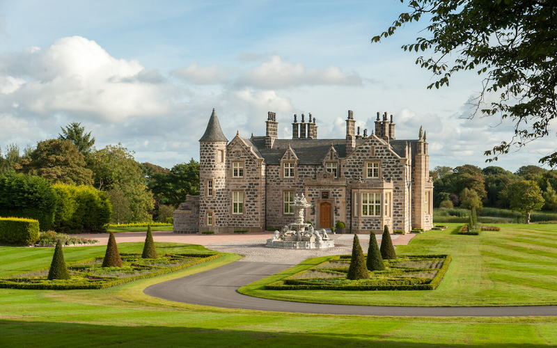 Trump International Aberdeen_MacLeod_House_and_Lodge